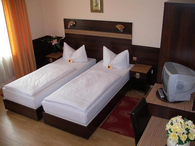 Hotel Elbe Street 34 Франкфурт-на-Майні Номер фото