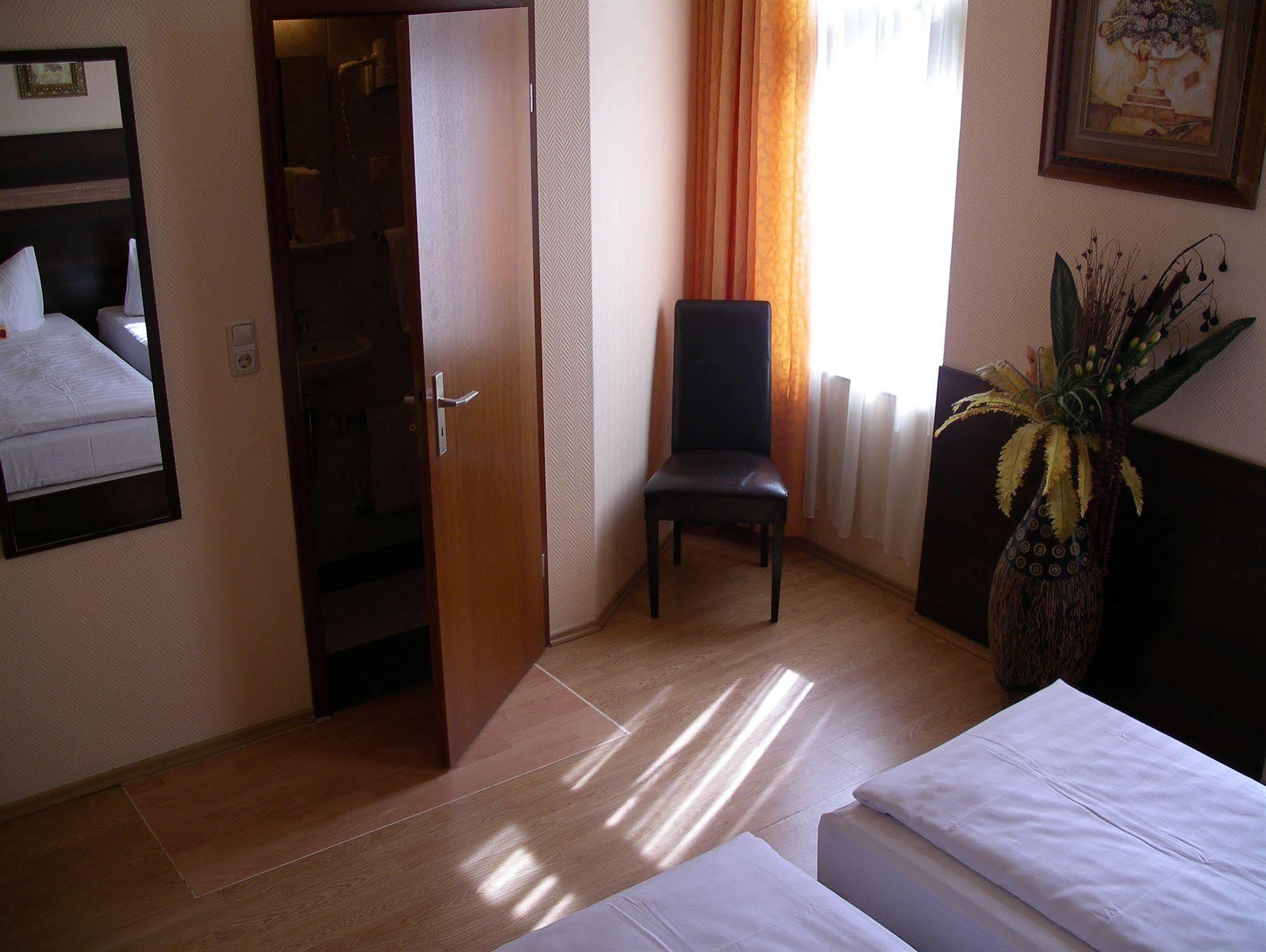 Hotel Elbe Street 34 Франкфурт-на-Майні Екстер'єр фото
